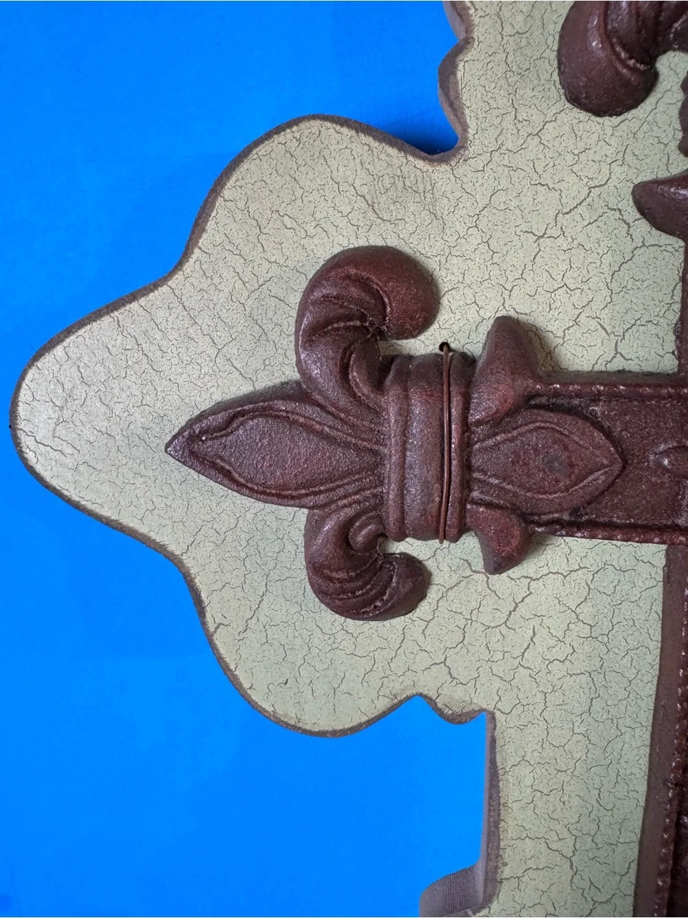 Decorative Fleur-de-Lis Cross Wall Plaque - Antique Brown on Cream
